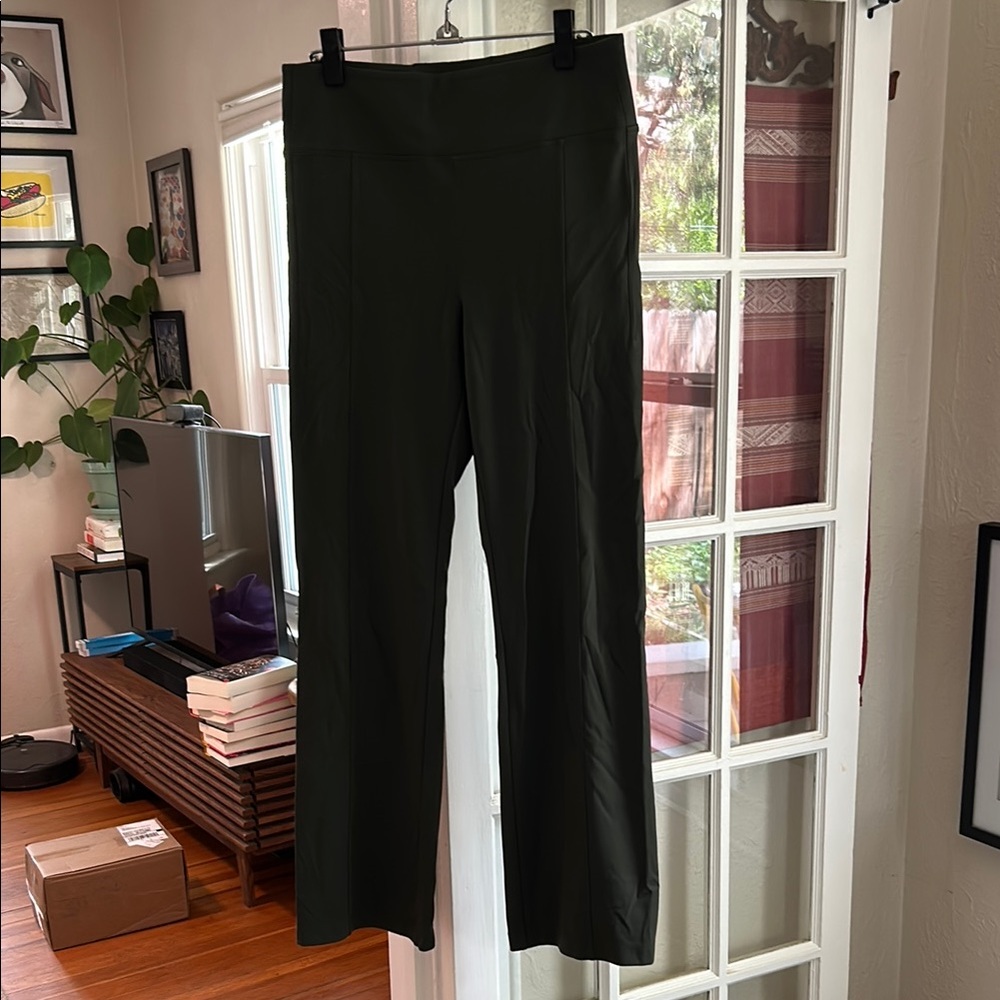 Athleta Delaney Straight Leg Pant (Aspen Olive/M)